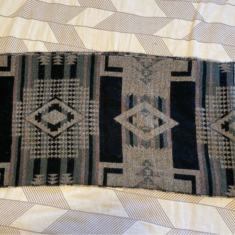 Geo pattern infinity scarf - Picture 3 of 3